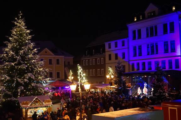 Weihnachtsmarkt auf dem Marktplatz